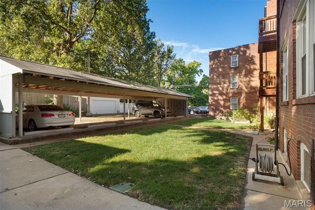 6318 Southwood Avenue 2E, Clayton, MO 63105