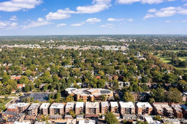 6318 Southwood Avenue 2E, Clayton, MO 63105