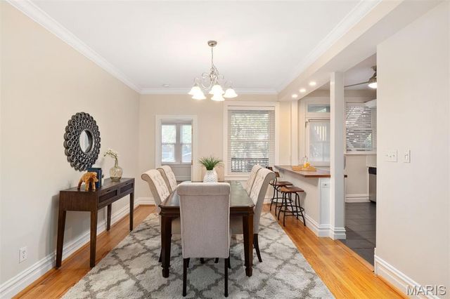 6318 Southwood Avenue 2E, Clayton, MO 63105