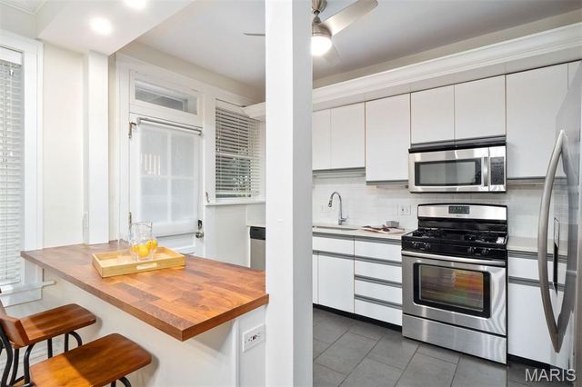 6318 Southwood Avenue 2E, Clayton, MO 63105