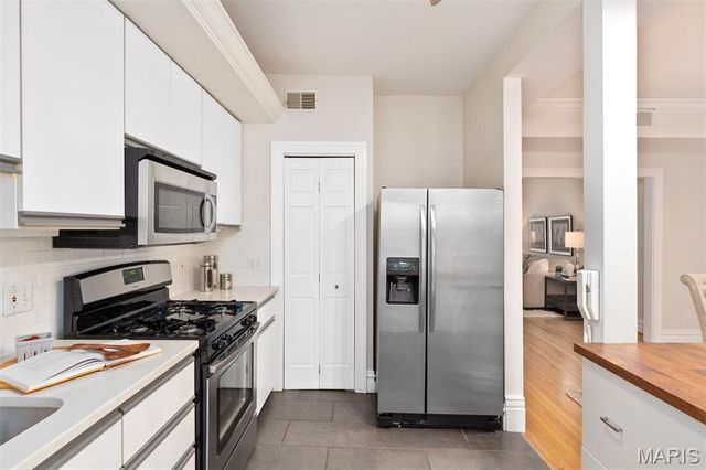 6318 Southwood Avenue 2E, Clayton, MO 63105