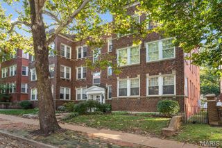 6318 Southwood Avenue 2E, Clayton, MO 63105