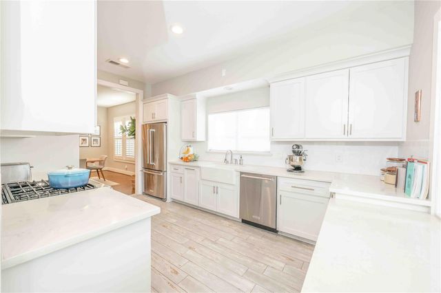 808 Woodrow Street, Houston, TX 77006