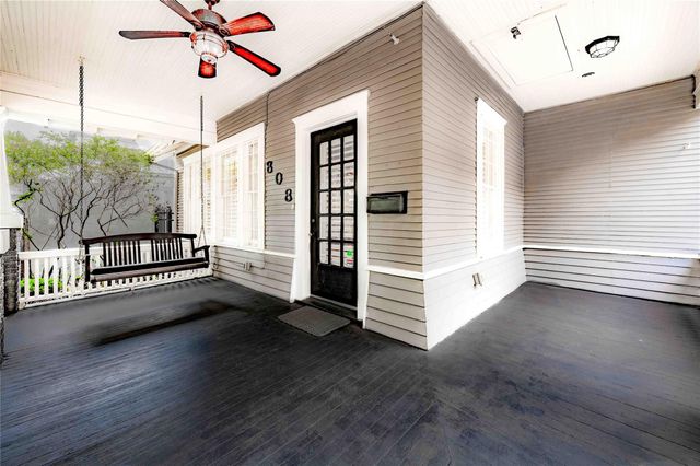 808 Woodrow Street, Houston, TX 77006