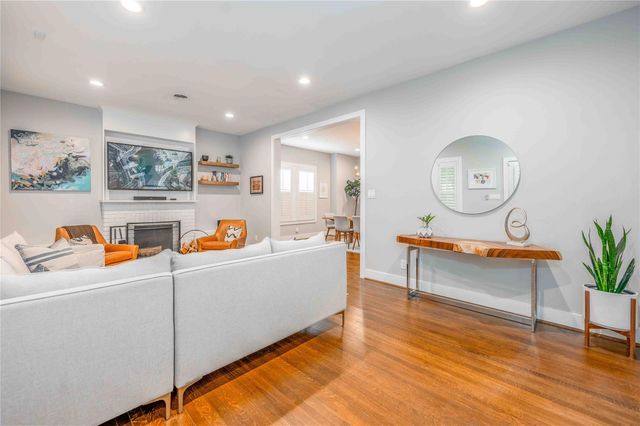 808 Woodrow Street, Houston, TX 77006