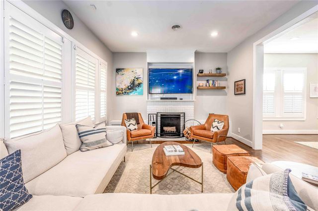 808 Woodrow Street, Houston, TX 77006