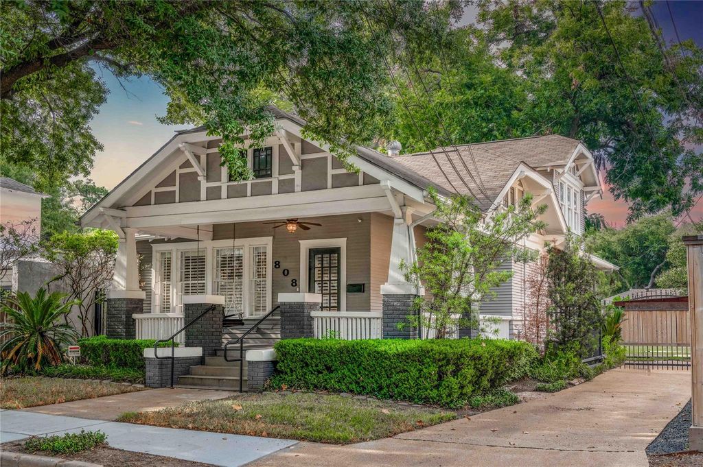808 Woodrow Street, Houston, TX 77006