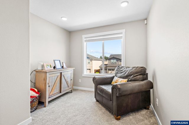 4882 Flight Av NE, Salem, OR 97305