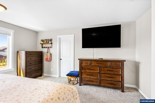 4882 Flight Av NE, Salem, OR 97305