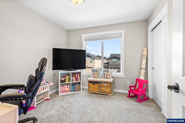 4882 Flight Av NE, Salem, OR 97305