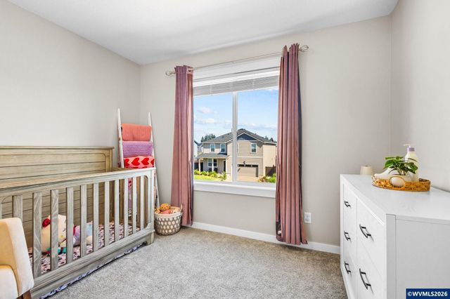 4882 Flight Av NE, Salem, OR 97305