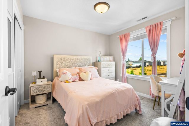 4882 Flight Av NE, Salem, OR 97305