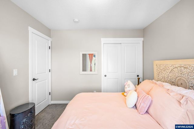 4882 Flight Av NE, Salem, OR 97305