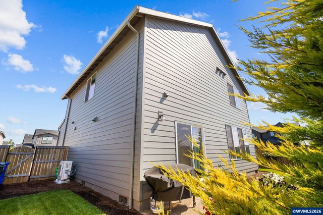 4882 Flight Av NE, Salem, OR 97305
