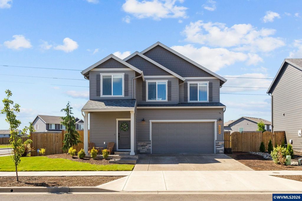 4882 Flight Av NE, Salem, OR 97305