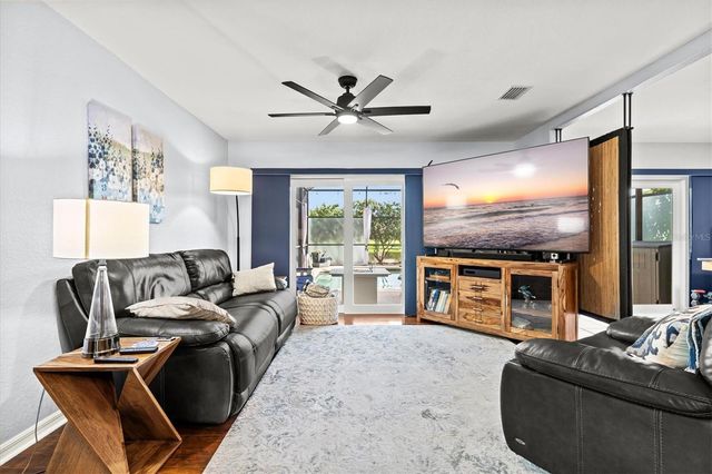 353 BEACON HARBOUR LOOP, Bradenton, FL 34212