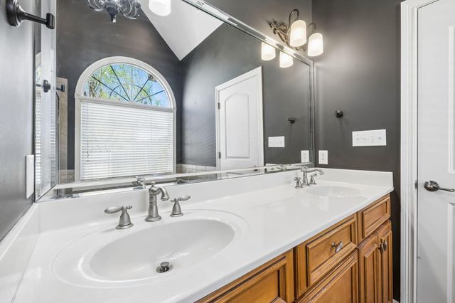 10421 Laurel Pointe Lane, Knoxville, TN 37931