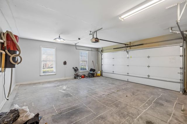 10421 Laurel Pointe Lane, Knoxville, TN 37931