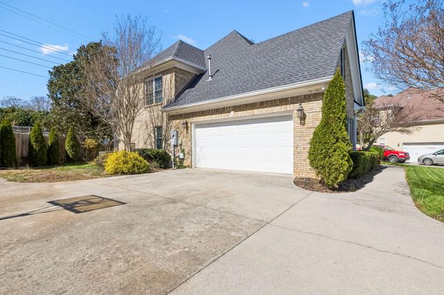 10421 Laurel Pointe Lane, Knoxville, TN 37931