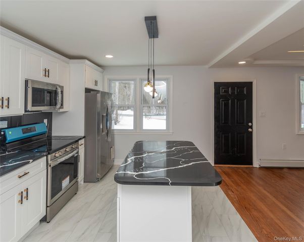 134 Old Quaker Lane, Hyde Park, NY 12538