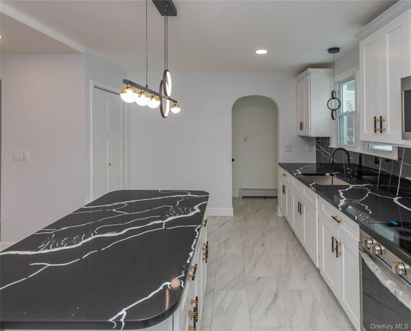 134 Old Quaker Lane, Hyde Park, NY 12538