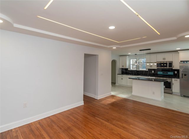 134 Old Quaker Lane, Hyde Park, NY 12538