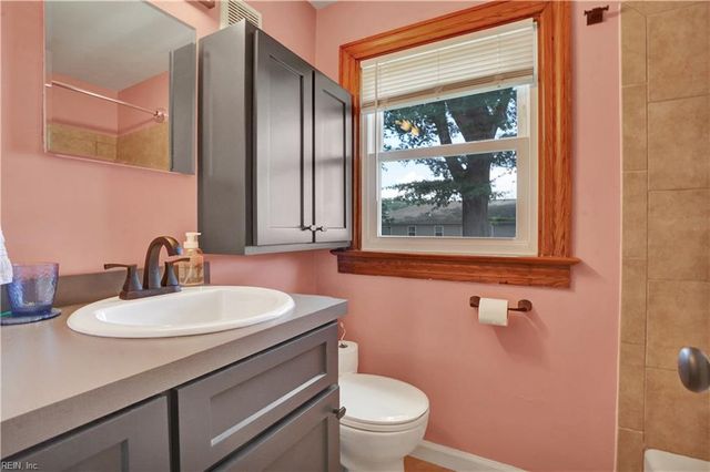 618 Euwanee PL, Norfolk, VA 23503