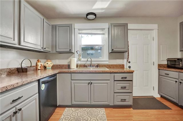 618 Euwanee PL, Norfolk, VA 23503