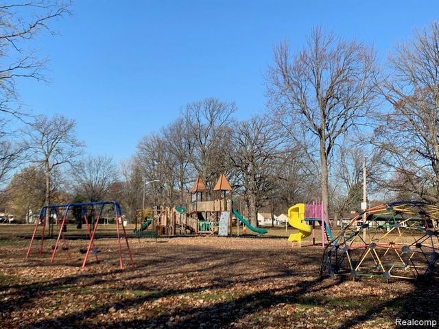 19220 Wick Road 221, Allen Park, MI 48101