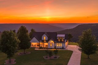 925 Sunset Circle, Jasper, TN 37347