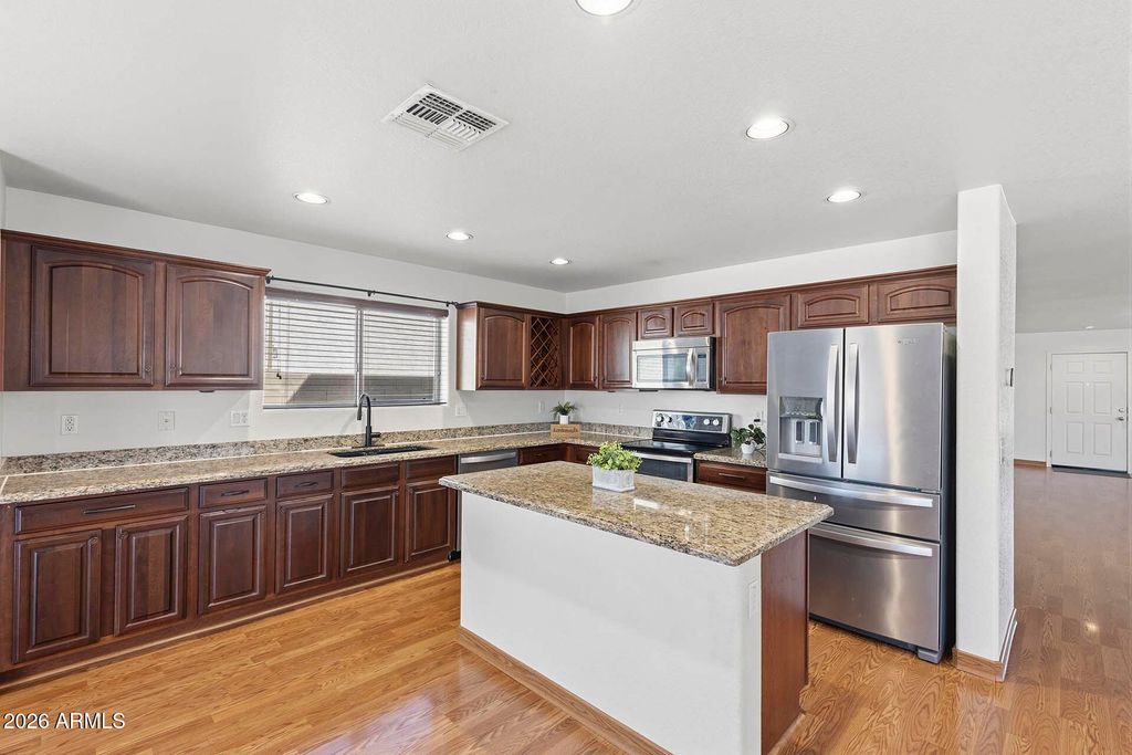 Image 20 of property listing at 6430 W BARBARA Avenue, Glendale, AZ 85302