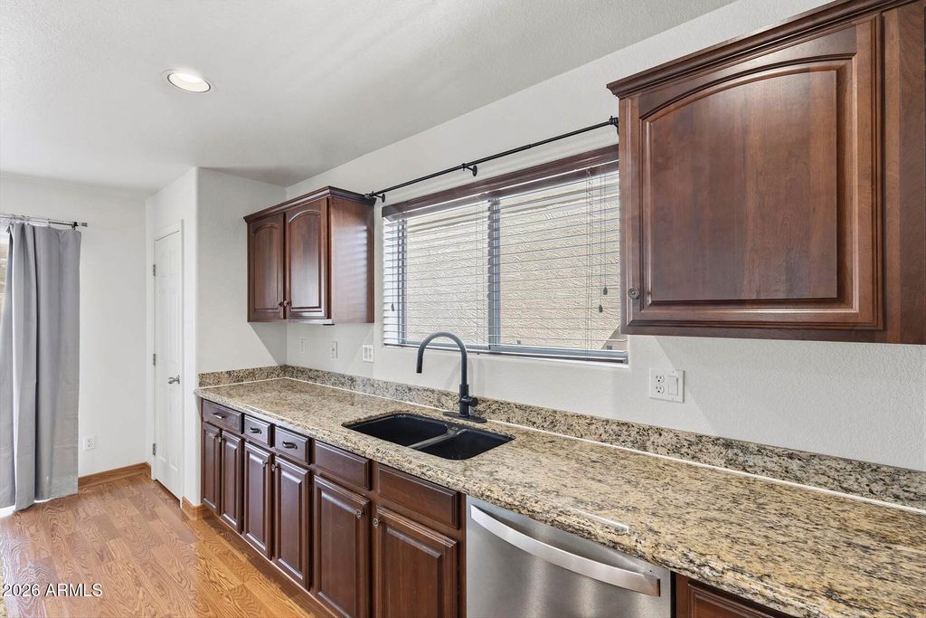 Image 23 of property listing at 6430 W BARBARA Avenue, Glendale, AZ 85302