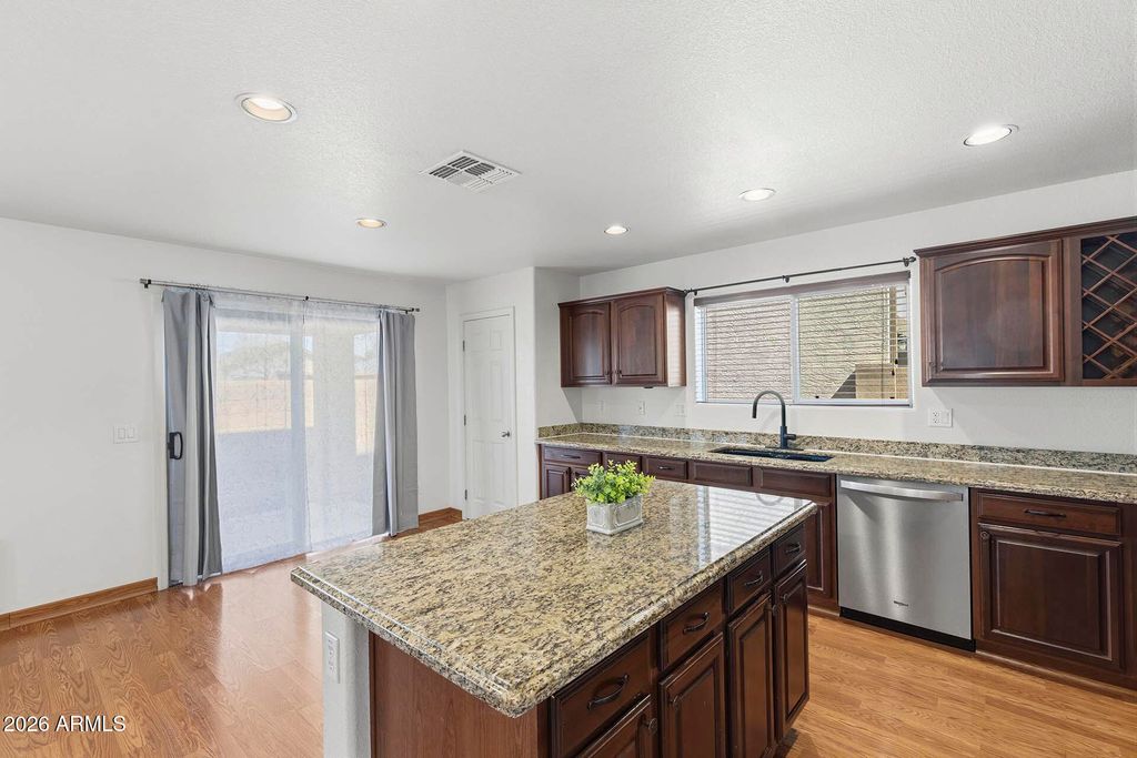 Image 24 of property listing at 6430 W BARBARA Avenue, Glendale, AZ 85302