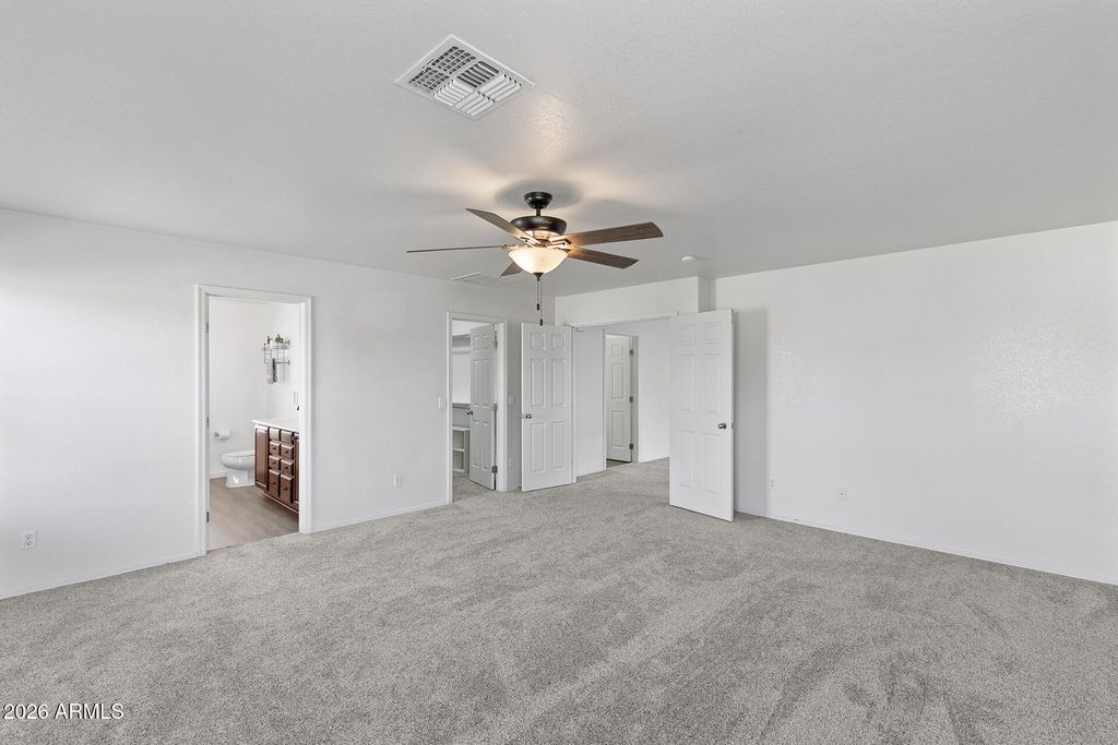 Image 40 of property listing at 6430 W BARBARA Avenue, Glendale, AZ 85302
