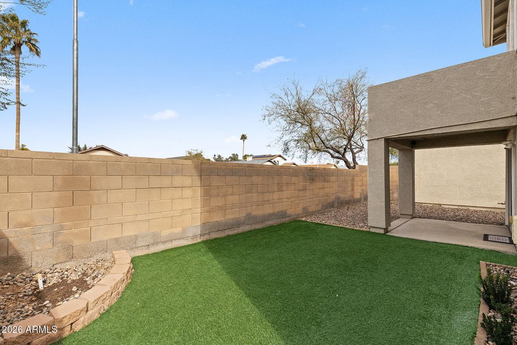 Image 45 of property listing at 6430 W BARBARA Avenue, Glendale, AZ 85302