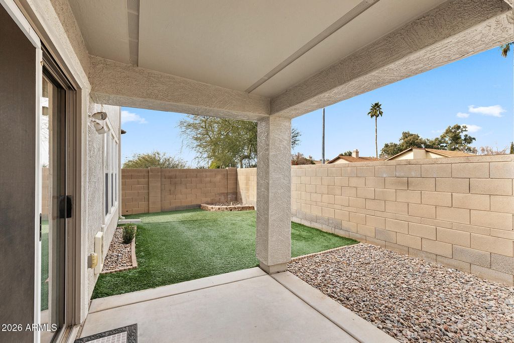 Image 48 of property listing at 6430 W BARBARA Avenue, Glendale, AZ 85302