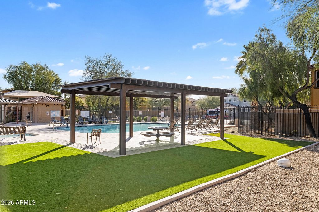 Image 54 of property listing at 6430 W BARBARA Avenue, Glendale, AZ 85302