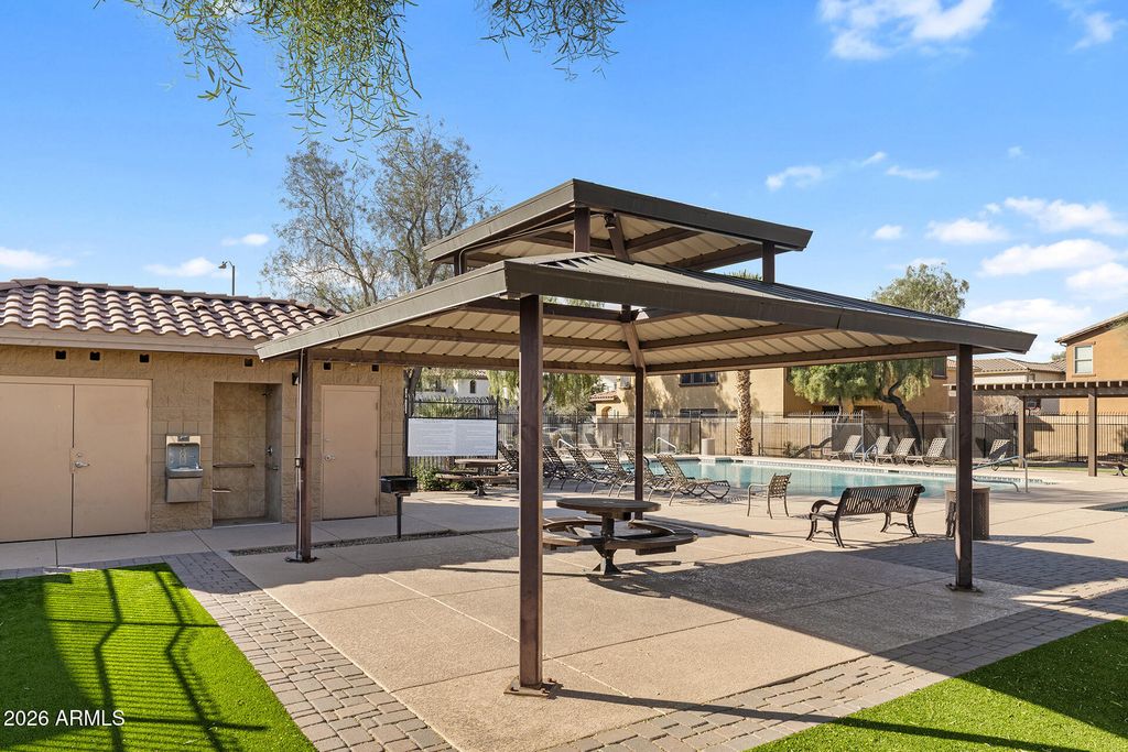 Image 55 of property listing at 6430 W BARBARA Avenue, Glendale, AZ 85302