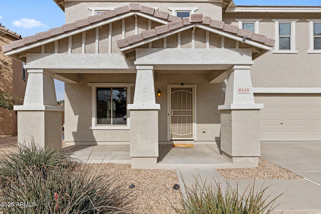 Image 6 of property listing at 6430 W BARBARA Avenue, Glendale, AZ 85302