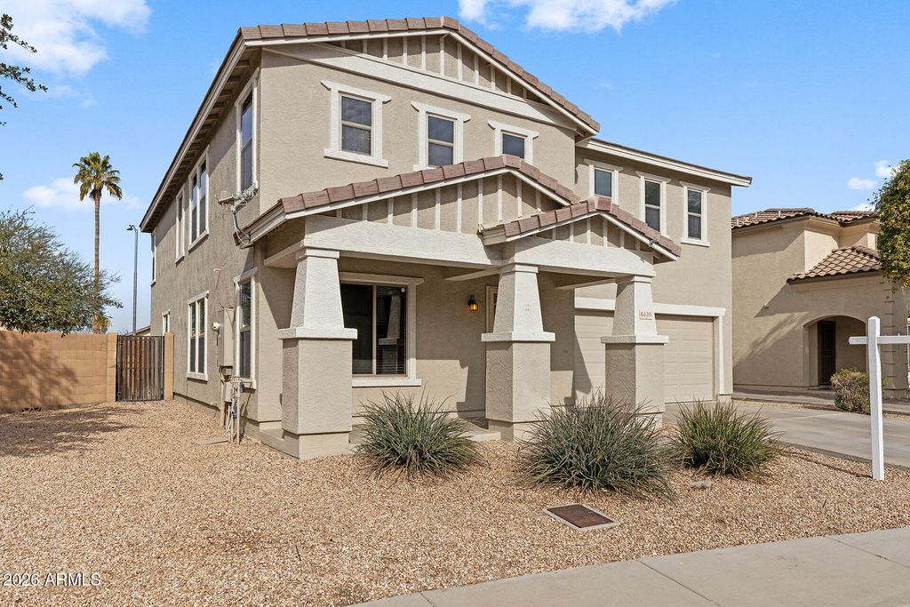 Image 7 of property listing at 6430 W BARBARA Avenue, Glendale, AZ 85302