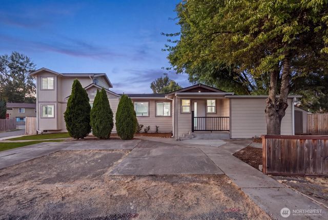 221 2nd Avenue N, Algona, WA 98001