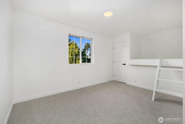 221 2nd Avenue N, Algona, WA 98001