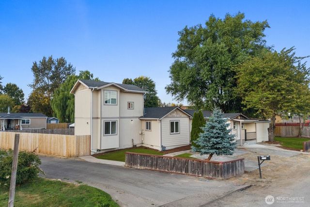 221 2nd Avenue N, Algona, WA 98001