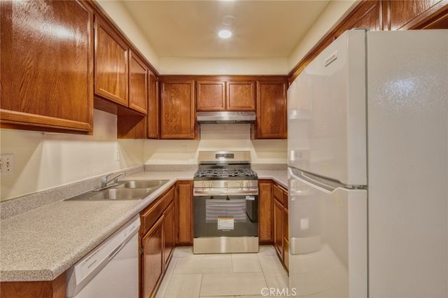 4546 Murietta Avenue 211, Sherman Oaks, CA 91423