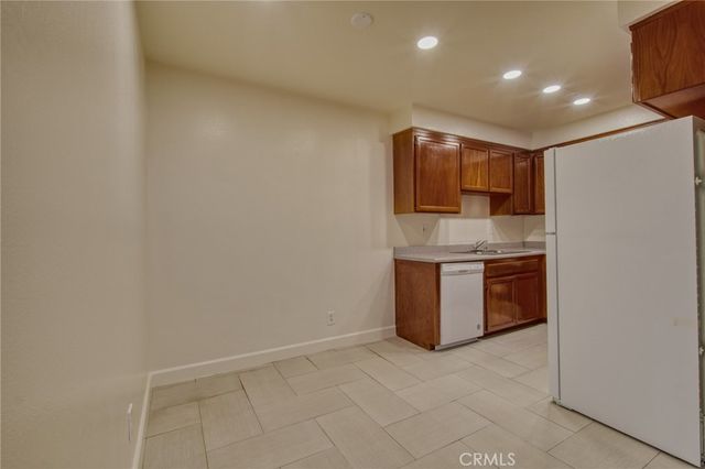 4546 Murietta Avenue 211, Sherman Oaks, CA 91423