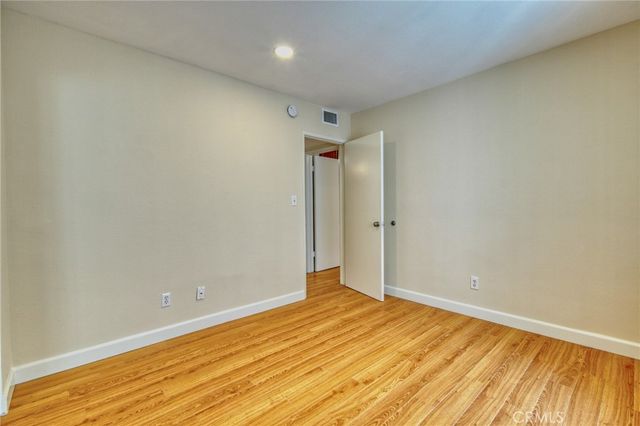 4546 Murietta Avenue 211, Sherman Oaks, CA 91423