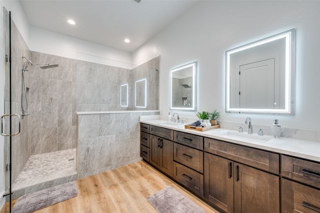 2130 Roanoke Avenue, Dallas, TX 75235