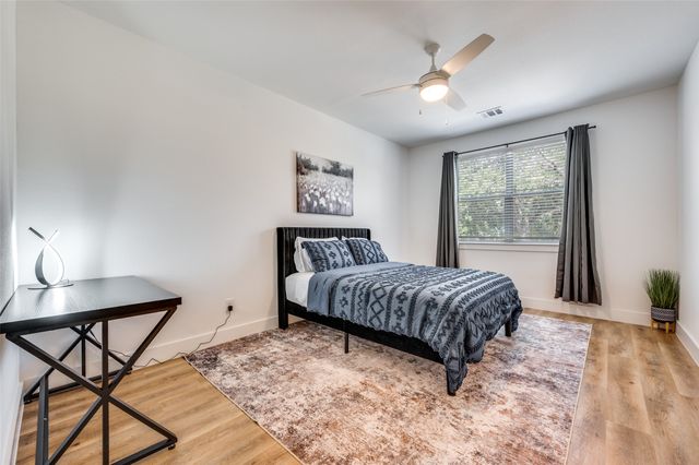 2130 Roanoke Avenue, Dallas, TX 75235