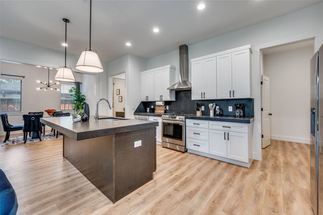2130 Roanoke Avenue, Dallas, TX 75235