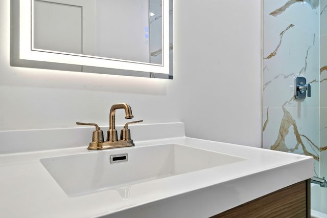 3527 N Kostner Avenue, Chicago, IL 60641